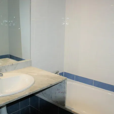Con Vistas Al Canal En Residencia Con Piscina * Roses
