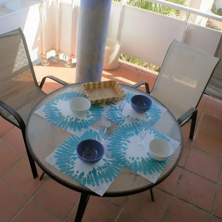 Con Vistas Al Canal En Residencia Con Piscina *